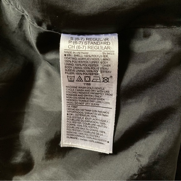 Old Navy Boys Quilted Puffer Jacket - Picture 5 of 8